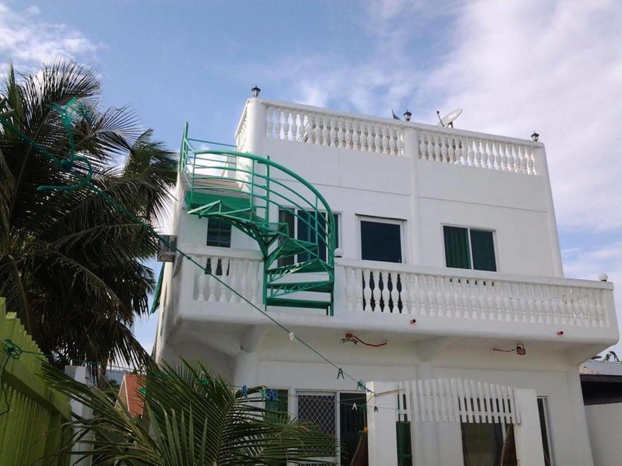 Cronin Residence Resort Oslob Exterior photo